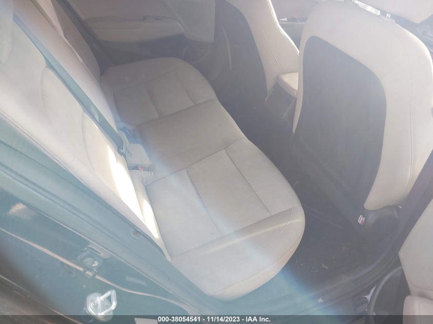 VIN KMHD74LF8HU373582 2017 HYUNDAI ELANTRA SE