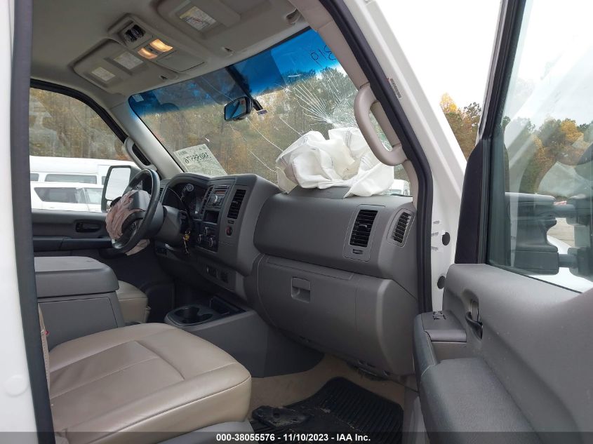 2015 NISSAN NV PASSENGER NV3500 HD SL V8 - 5BZAF0AA1FN851309