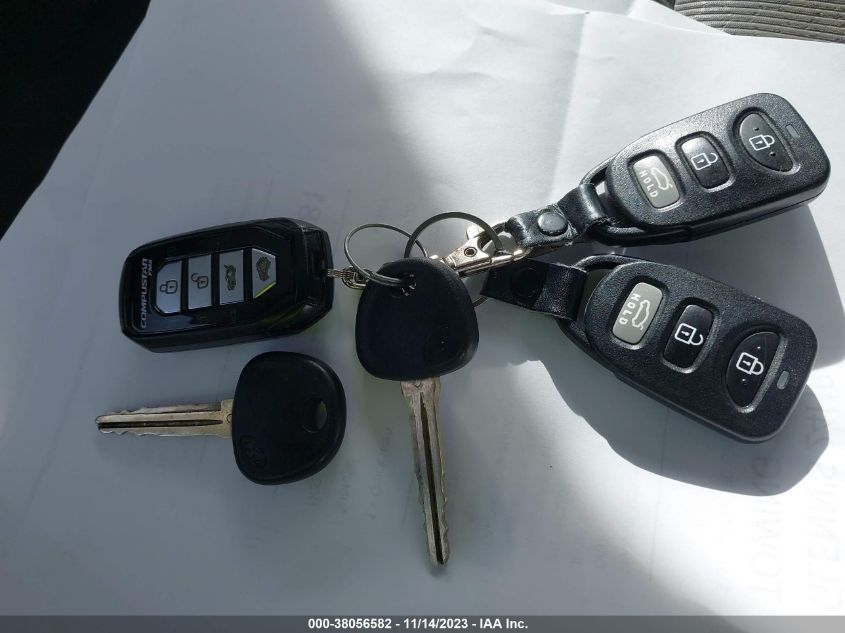 2017 HYUNDAI ELANTRA SE - KMHD74LF6HU210252