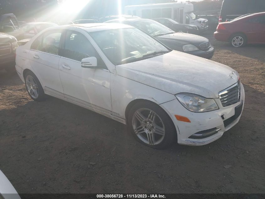 2013 MERCEDES-BENZ C 300 LUXURY 4MATIC - WDDGF8AB8DR273075