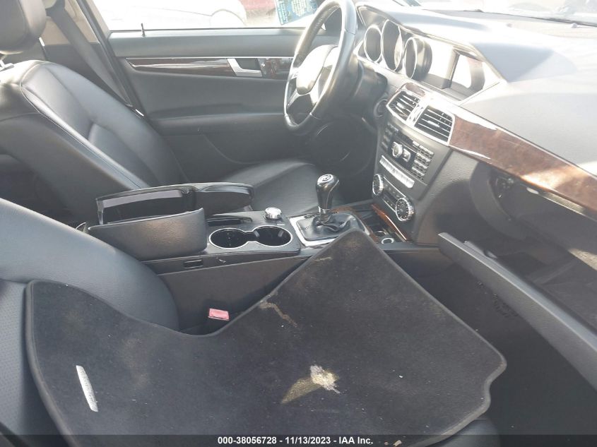 2013 MERCEDES-BENZ C 300 LUXURY 4MATIC - WDDGF8AB8DR273075