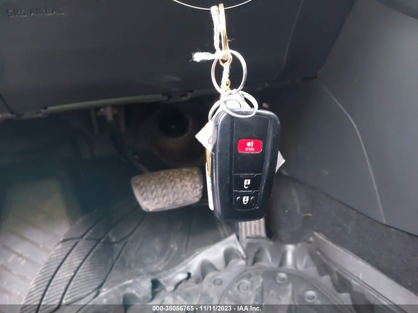 VIN 2T3P1RFV9KC007385 2019 TOYOTA RAV4 XLE