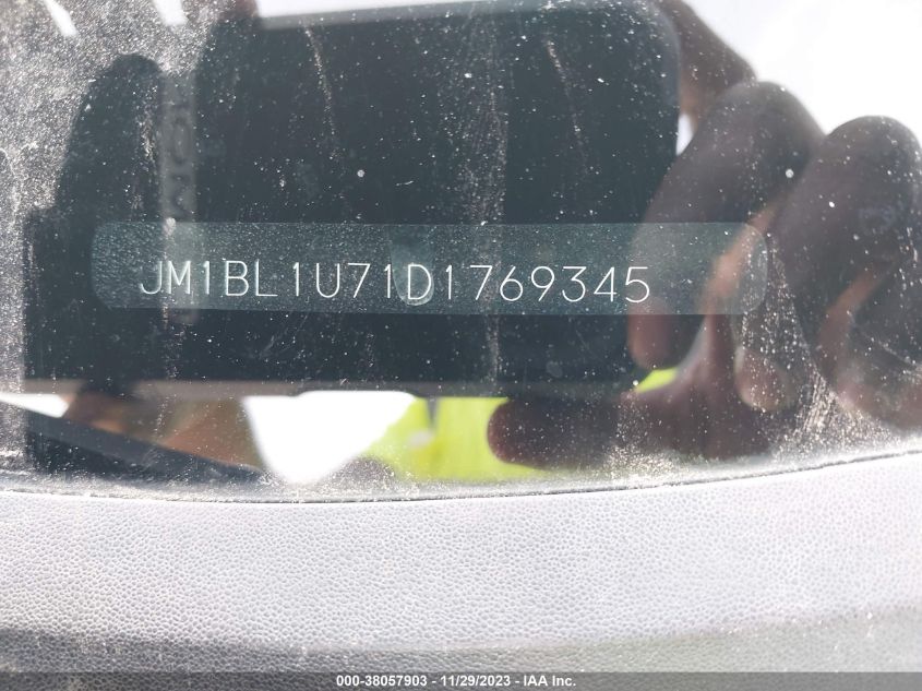 2013 MAZDA MAZDA3 I SPORT - JM1BL1U71D1769345