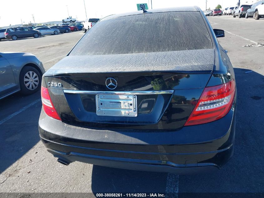 2013 MERCEDES-BENZ C 250 SPORT/LUXURY - WDDGF4HB5DA837357