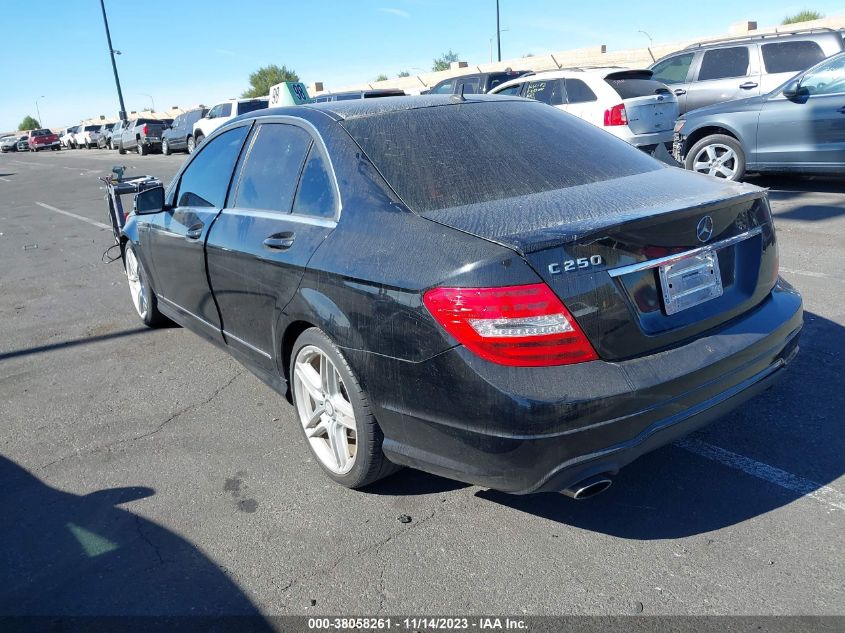 2013 MERCEDES-BENZ C 250 SPORT/LUXURY - WDDGF4HB5DA837357