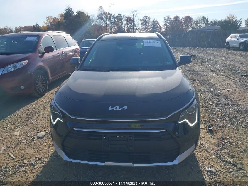 KNDCR3LE0P5057680 Kia Niro EX 13