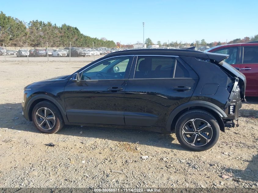 KNDCR3LE0P5057680 Kia Niro EX 15