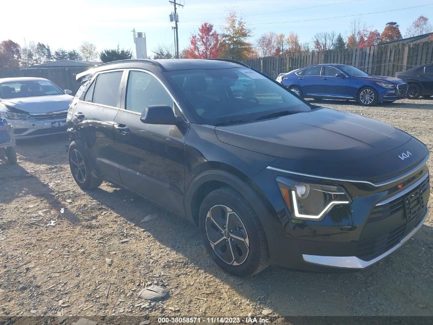 KNDCR3LE0P5057680 Kia Niro EX