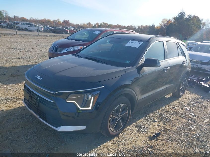 KNDCR3LE0P5057680 Kia Niro EX 2