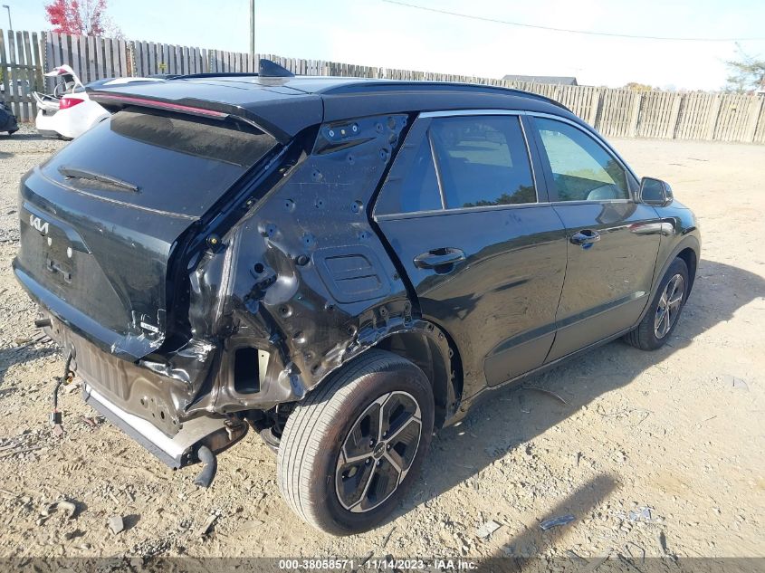 KNDCR3LE0P5057680 Kia Niro EX 4