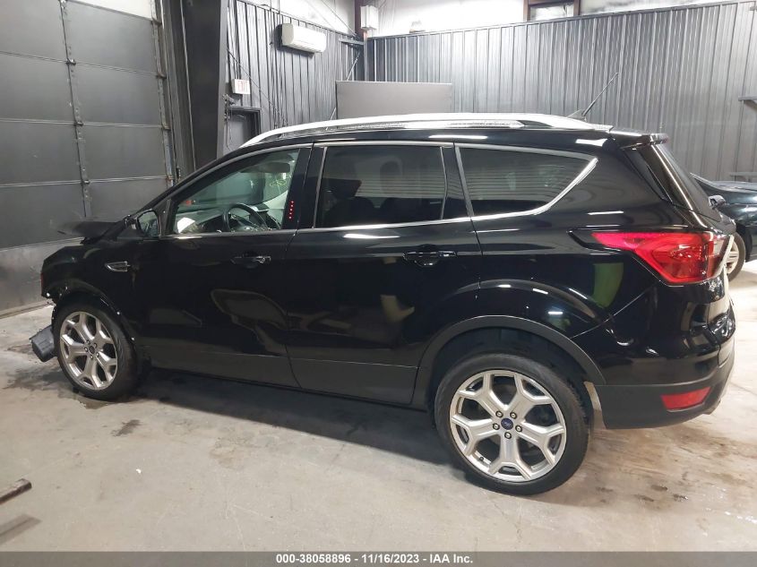 2019 FORD ESCAPE TITANIUM - 1FMCU9J9XKUB91419