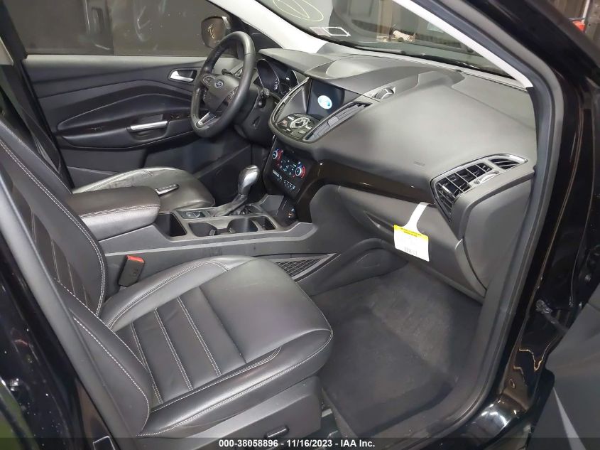 2019 FORD ESCAPE TITANIUM - 1FMCU9J9XKUB91419