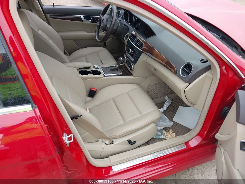 2014 MERCEDES-BENZ C 250 SPORT/LUXURY - WDDGF4HB1EA967749