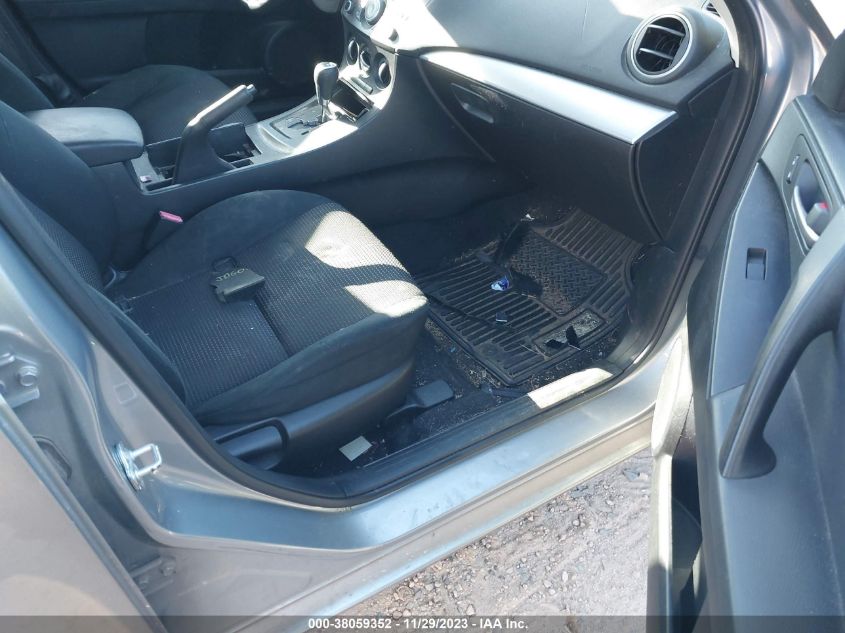 2013 MAZDA MAZDA3 I SPORT - JM1BL1U7XD1741849