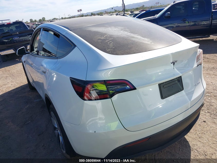 VIN 7SAYGAEE3PF687966 2023 TESLA MODEL Y