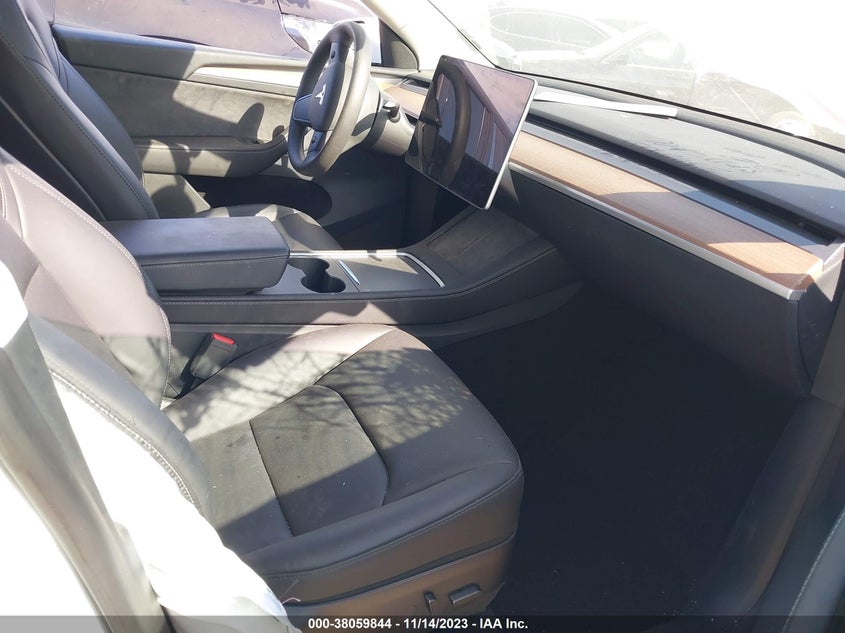 VIN 7SAYGAEE3PF687966 2023 TESLA MODEL Y