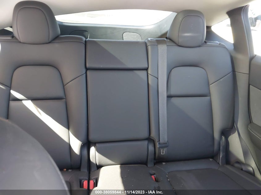VIN 7SAYGAEE3PF687966 2023 TESLA MODEL Y