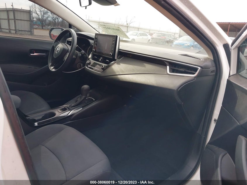 VIN 5YFEPRAE8LP110711 2020 TOYOTA COROLLA LE