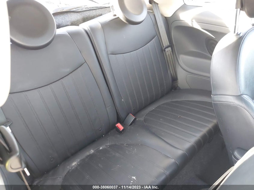 VIN 3C3CFFCH0JT530462 2018 FIAT 500 LOUNGE