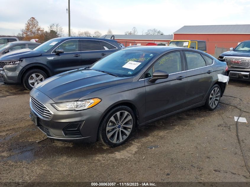 3FA6P0T91LR202209 Ford Fusion SE 2