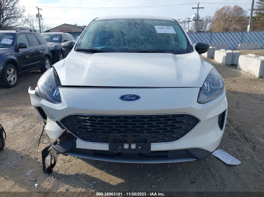 2022 FORD ESCAPE SE - 1FMCU0G63NUB67640