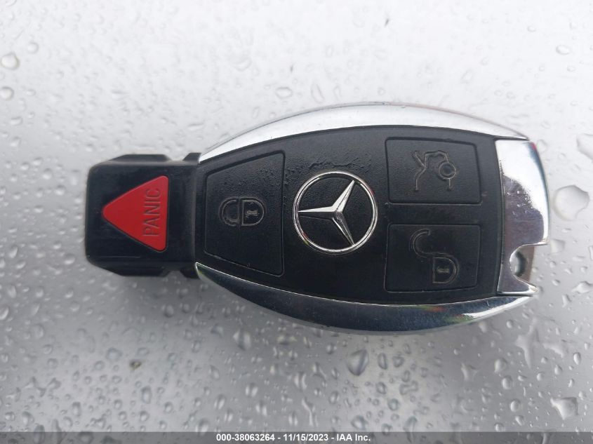 2013 MERCEDES-BENZ C 250 LUXURY/SPORT - WDDGF4HB0DA841901