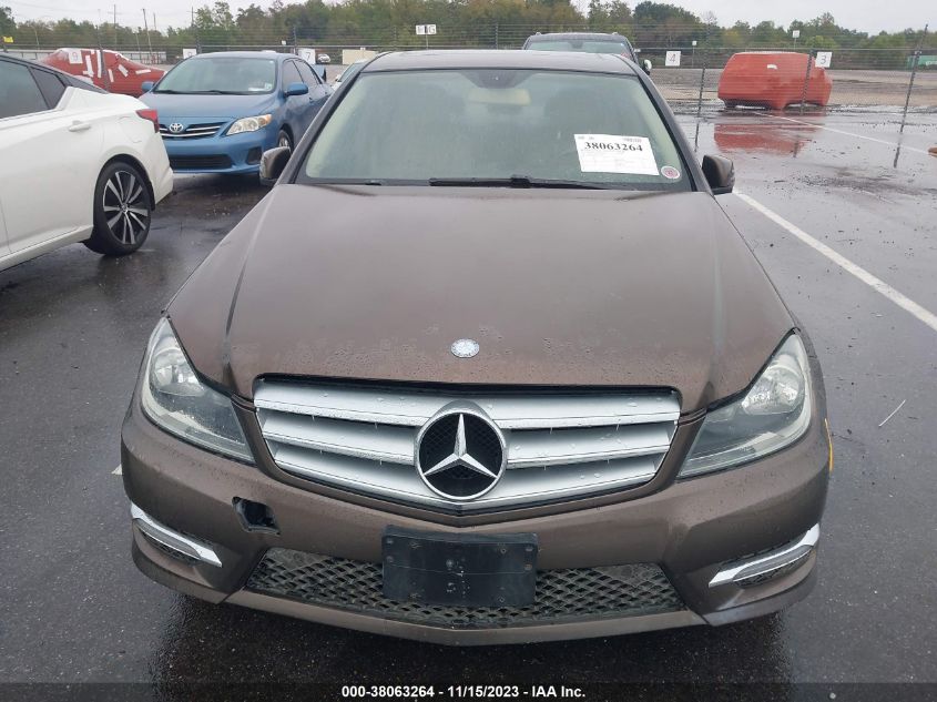 2013 MERCEDES-BENZ C 250 LUXURY/SPORT - WDDGF4HB0DA841901