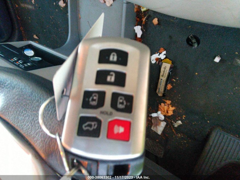 2015 TOYOTA SIENNA XLE 8 PASSENGER - 5TDYK3DC1FS534262