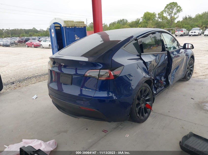 VIN 7SAYGAEE8NF532665 2022 TESLA MODEL Y