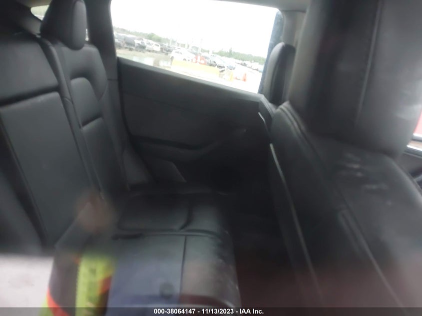 VIN 7SAYGAEE8NF532665 2022 TESLA MODEL Y