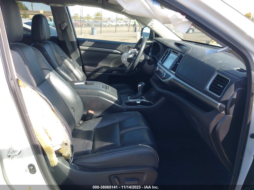 VIN 5TDKZRFH1HS508261 2017 TOYOTA HIGHLANDER SE/XLE