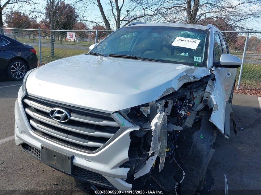 VIN KM8J3CA44JU643147 2018 HYUNDAI TUCSON LIMITED/SPORT AND ECO/SE