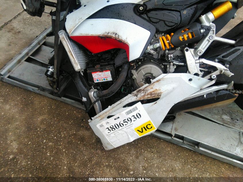 2021 DUCATI PANIGALE V2 - ZDMHAATW1MB005146