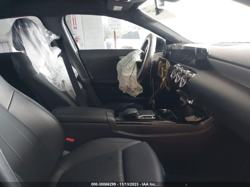 2021 MERCEDES-BENZ A 220 W1K3G4EB7MJ304930