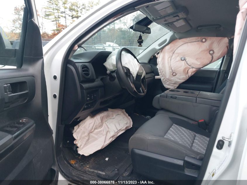 2018 TOYOTA TUNDRA DOUBLE CAB SR/SR5 - 5TFUM5F13JX077957
