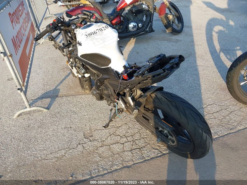 2017 KAWASAKI EX650 F - JKAEXEK13HDA08664