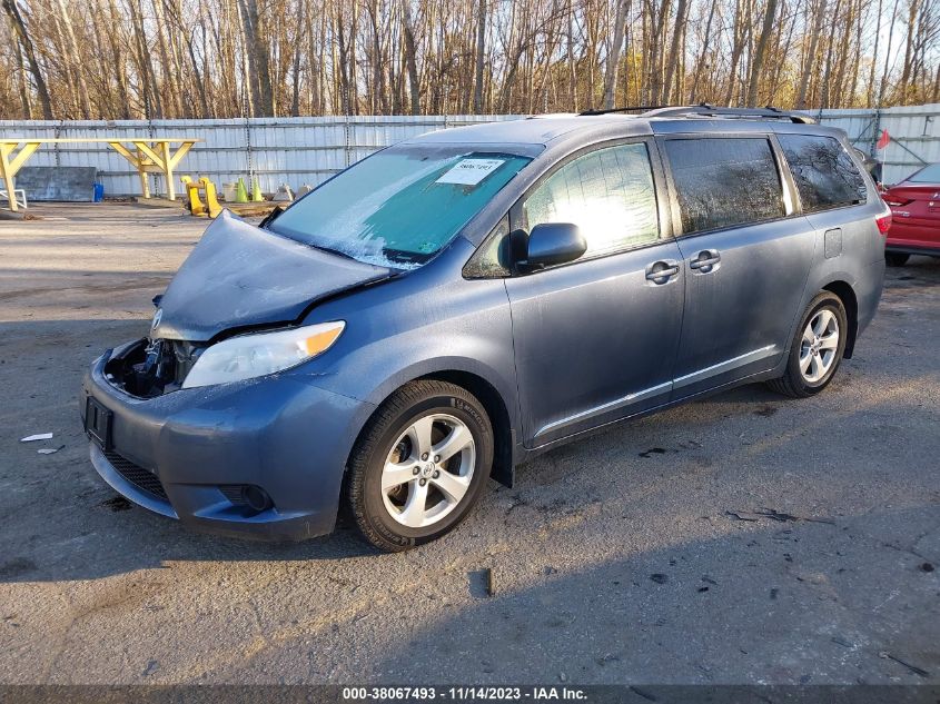 5TDKK3DCXFS644605 2015 TOYOTA SIENNA, photo no. 2