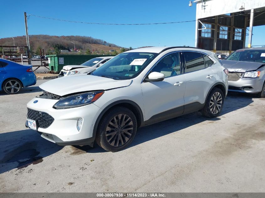 VIN 1FMCU9J96LUB16637 2020 FORD ESCAPE TITANIUM