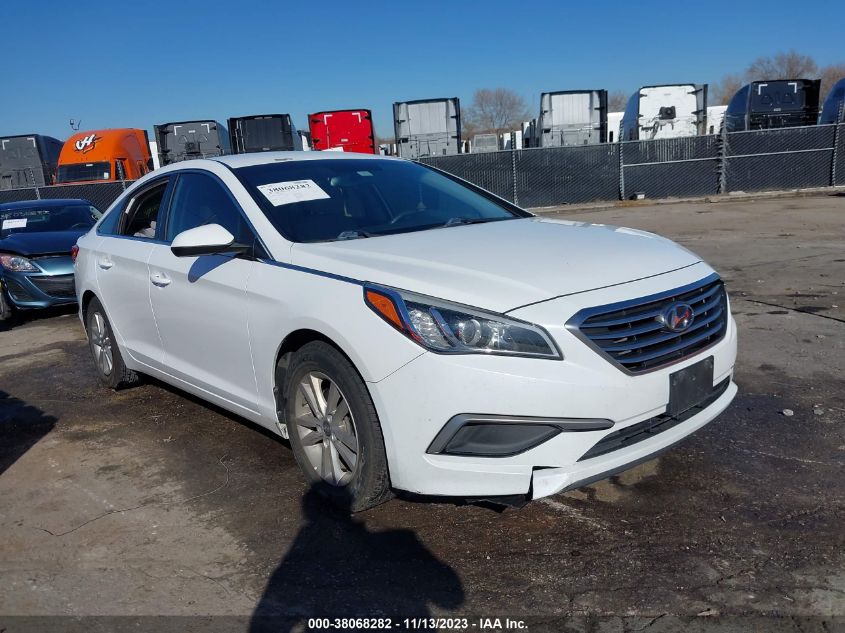 2016 HYUNDAI SONATA SE - 5NPE24AF2GH352357