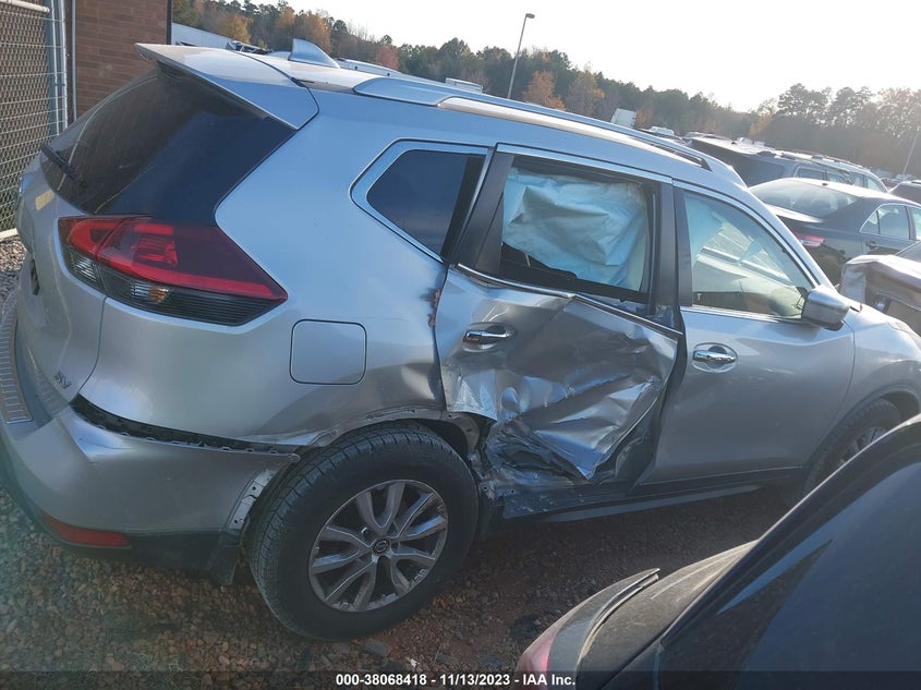 VIN JN8AT2MT2JW491492 2018 NISSAN ROGUE SV