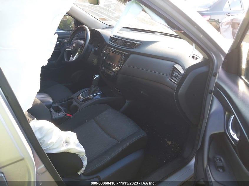 VIN JN8AT2MT2JW491492 2018 NISSAN ROGUE SV