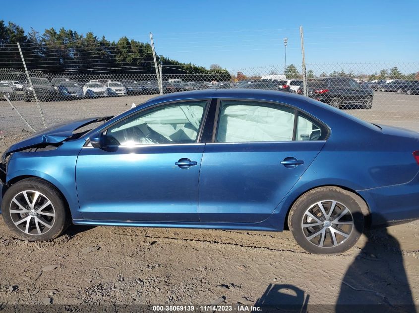 2017 VOLKSWAGEN JETTA 1.4T SE - 3VWDB7AJXHM412539