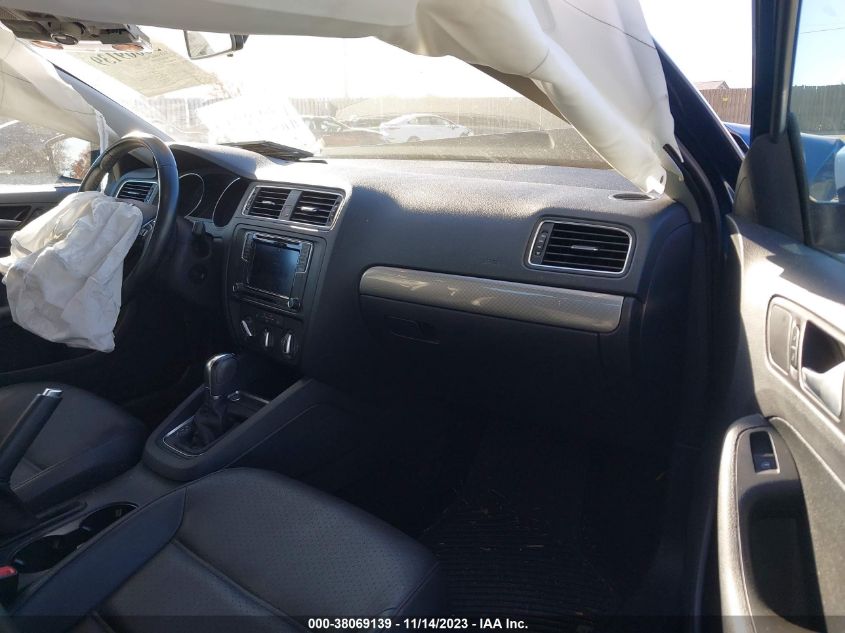 2017 VOLKSWAGEN JETTA 1.4T SE - 3VWDB7AJXHM412539