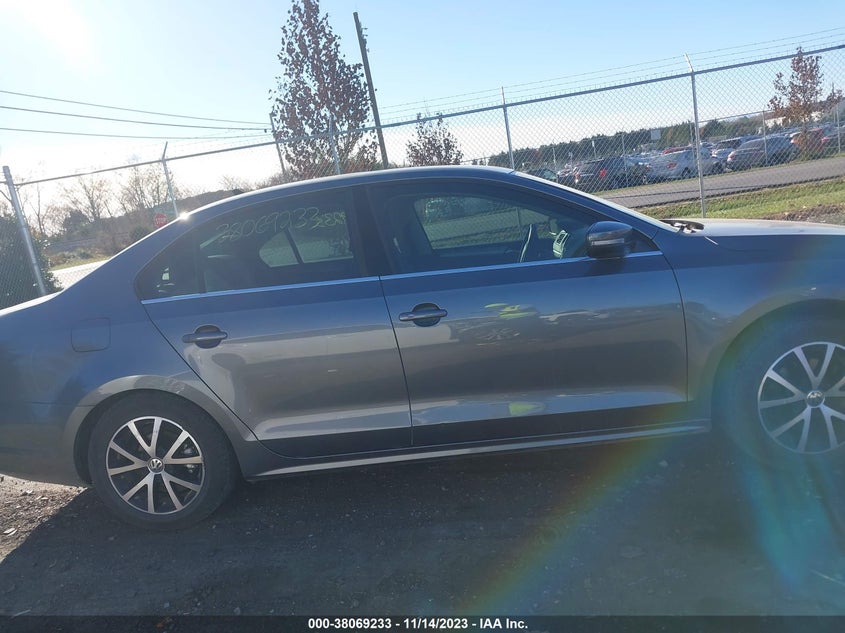 VIN 3VWDB7AJ0HM389224 2017 VOLKSWAGEN JETTA SE