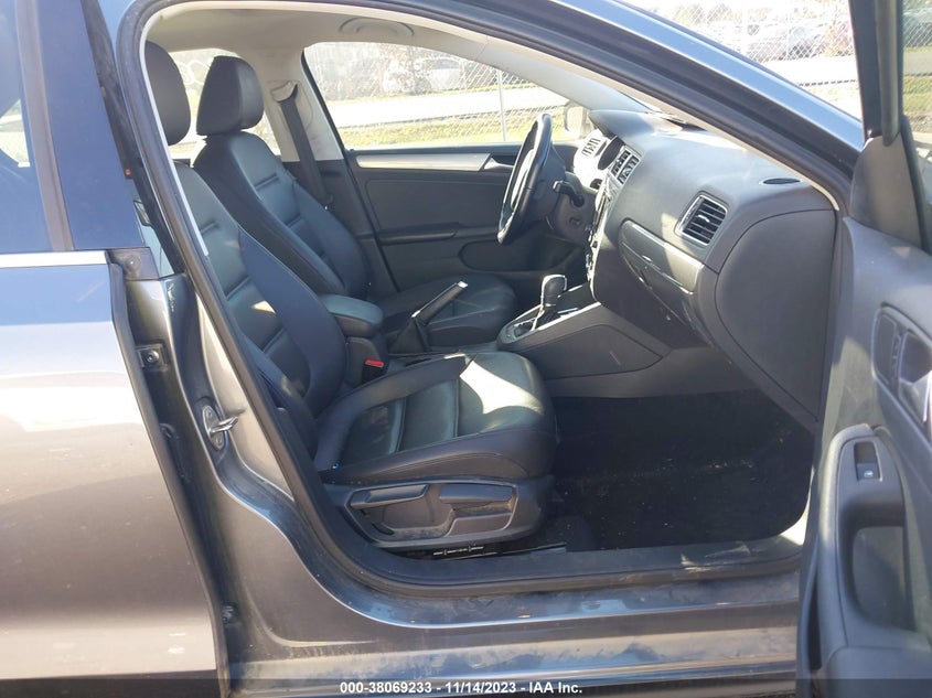 VIN 3VWDB7AJ0HM389224 2017 VOLKSWAGEN JETTA SE