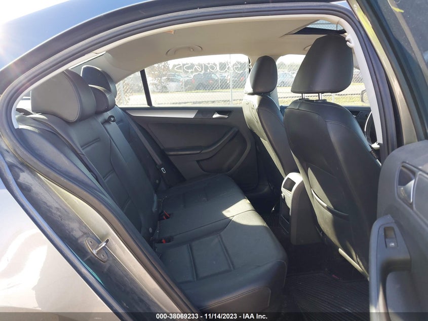 VIN 3VWDB7AJ0HM389224 2017 VOLKSWAGEN JETTA SE