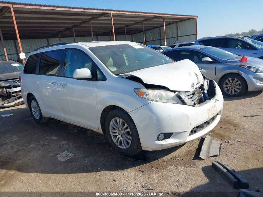 5TDYZ3DC6HS792906 2017 TOYOTA SIENNA - Image 1