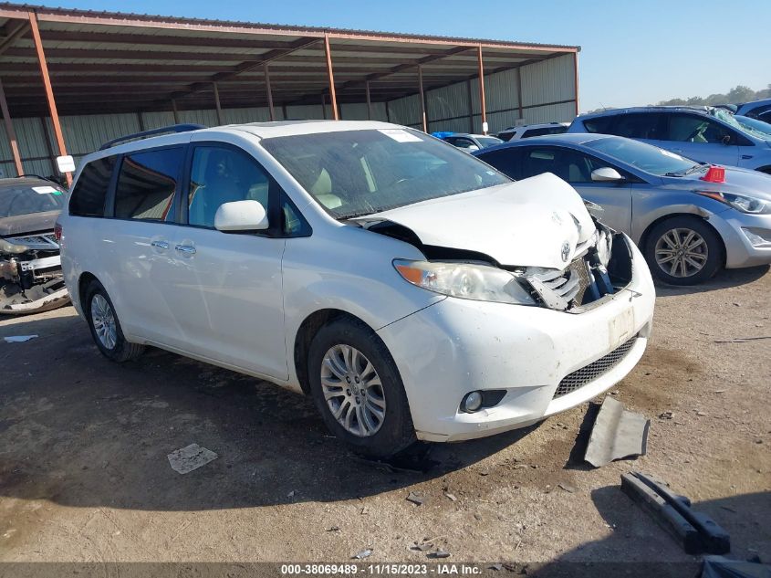 5TDYZ3DC6HS792906 2017 TOYOTA SIENNA, photo no. 1