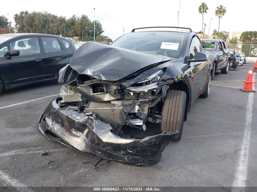 VIN 5YJYGAEE7MF305916 2021 TESLA MODEL Y