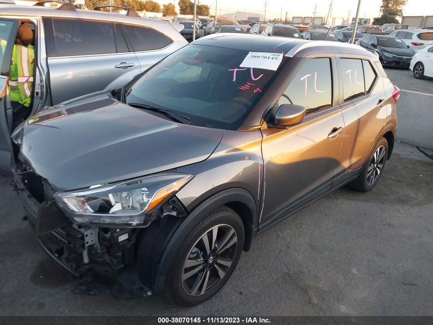 VIN 3N1CP5CU2KL505745 2019 NISSAN KICKS SV